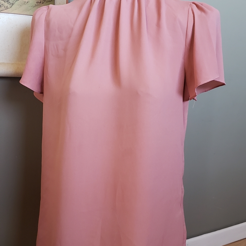 Small pink rose and olive blouse - Picture 6 of 9